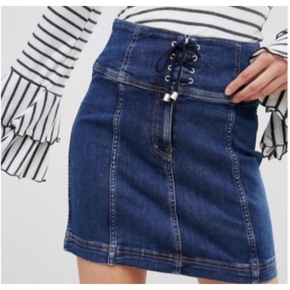 FREE PEOPLE Y2K 90s Women's Femme Corset High Waisted Stretch Denim Skirt Size 4 - Picture 2 of 8